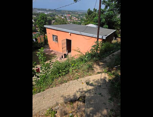 4 BEDROOM APARTMENT FOR SALE IN UMLAZI R